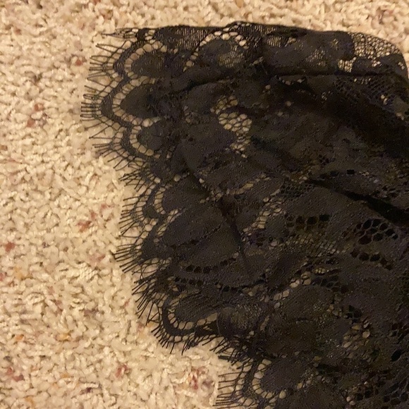 Hollister black lace off the shoulder crop top - Picture 2 of 4